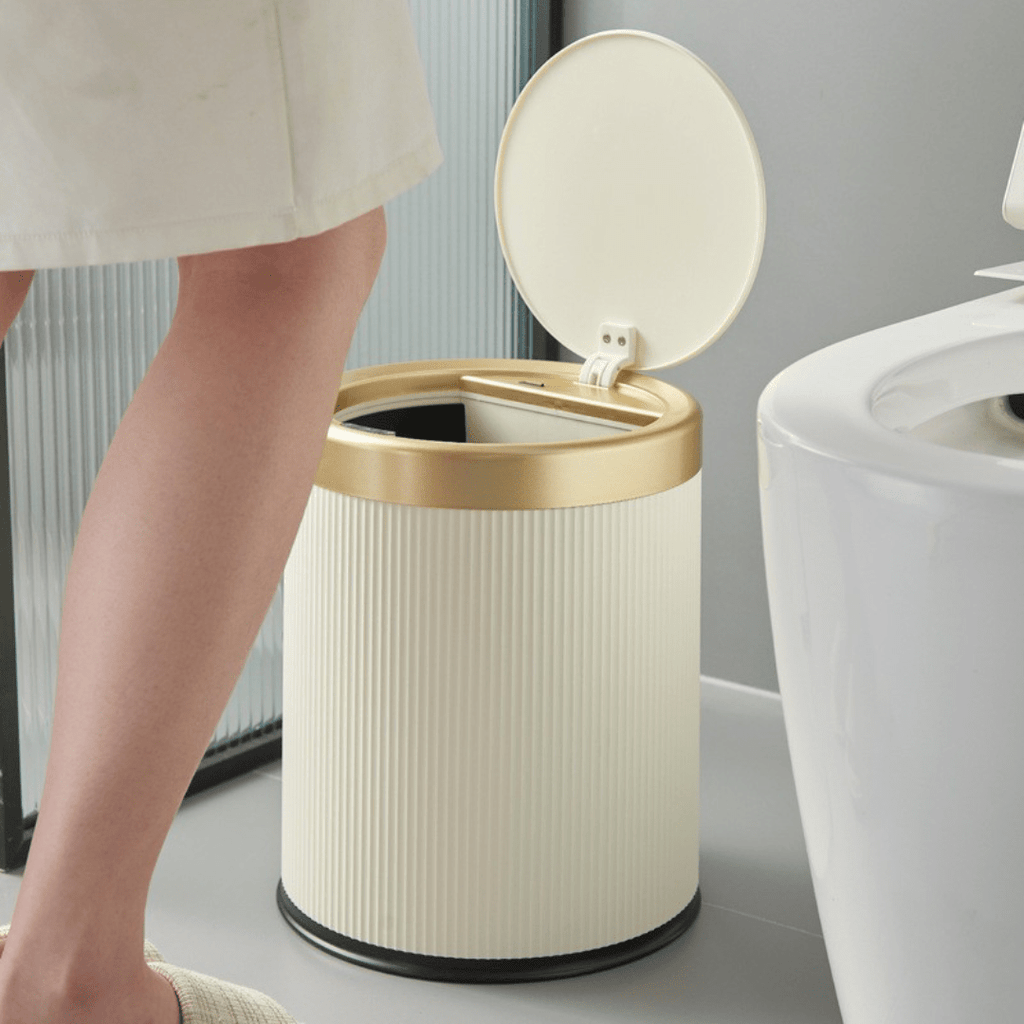 Smart Touchless Automatic Trash Can with Motion Sensor Lid (8L)