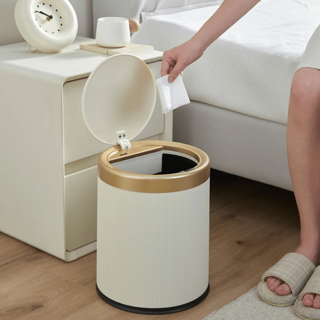 Smart Touchless Automatic Trash Can with Motion Sensor Lid (8L)