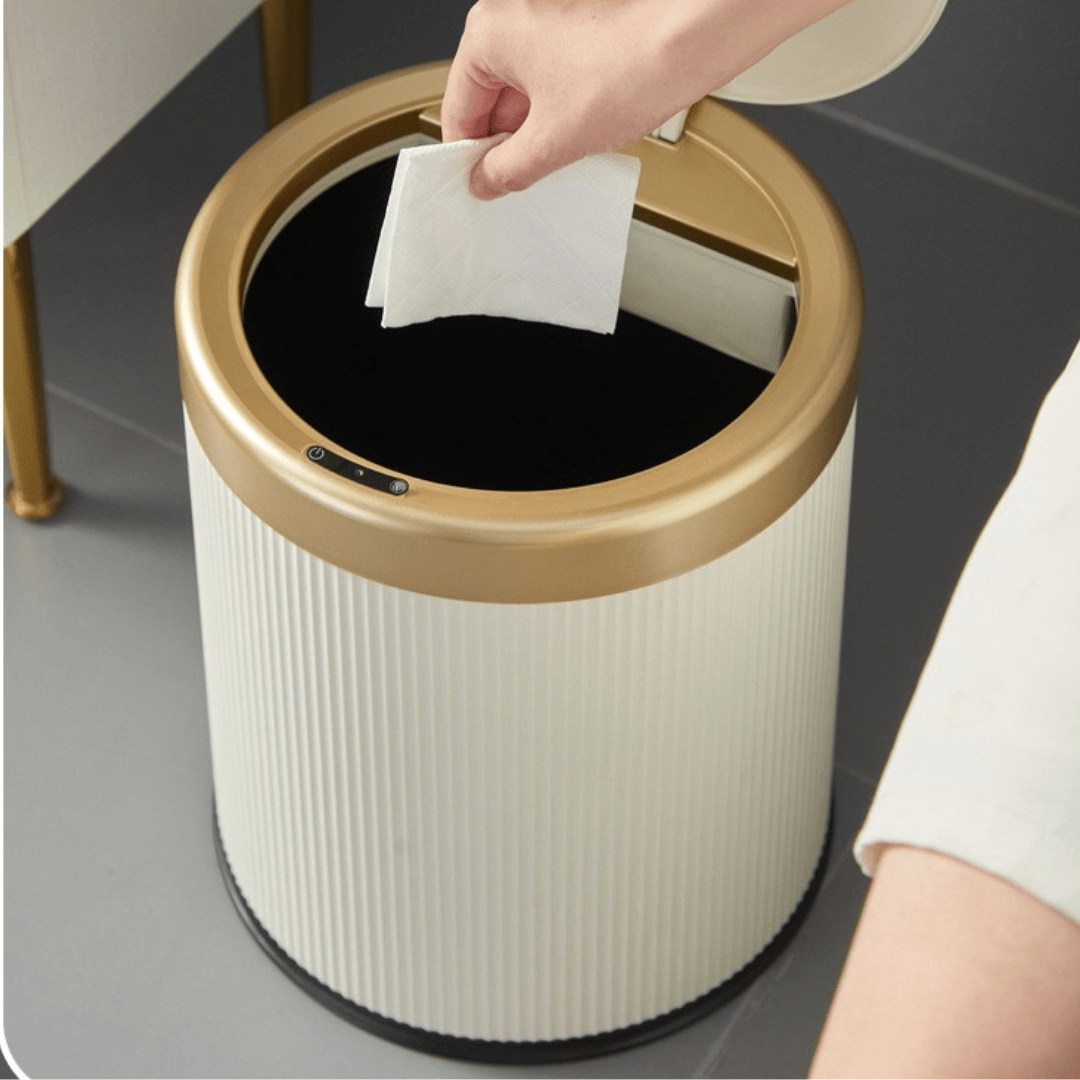 Smart Touchless Automatic Trash Can with Motion Sensor Lid (8L)