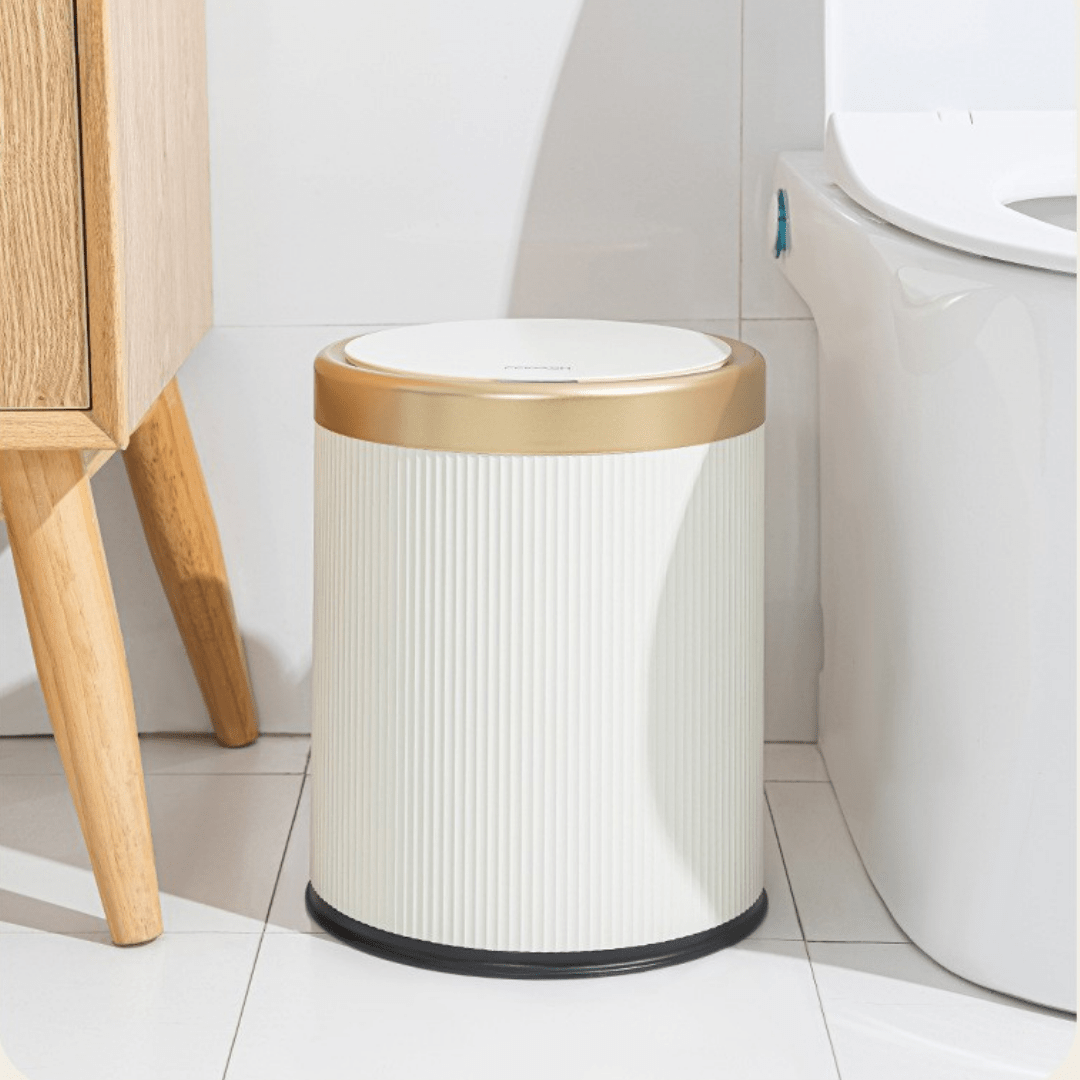 Smart Touchless Automatic Trash Can with Motion Sensor Lid (8L)
