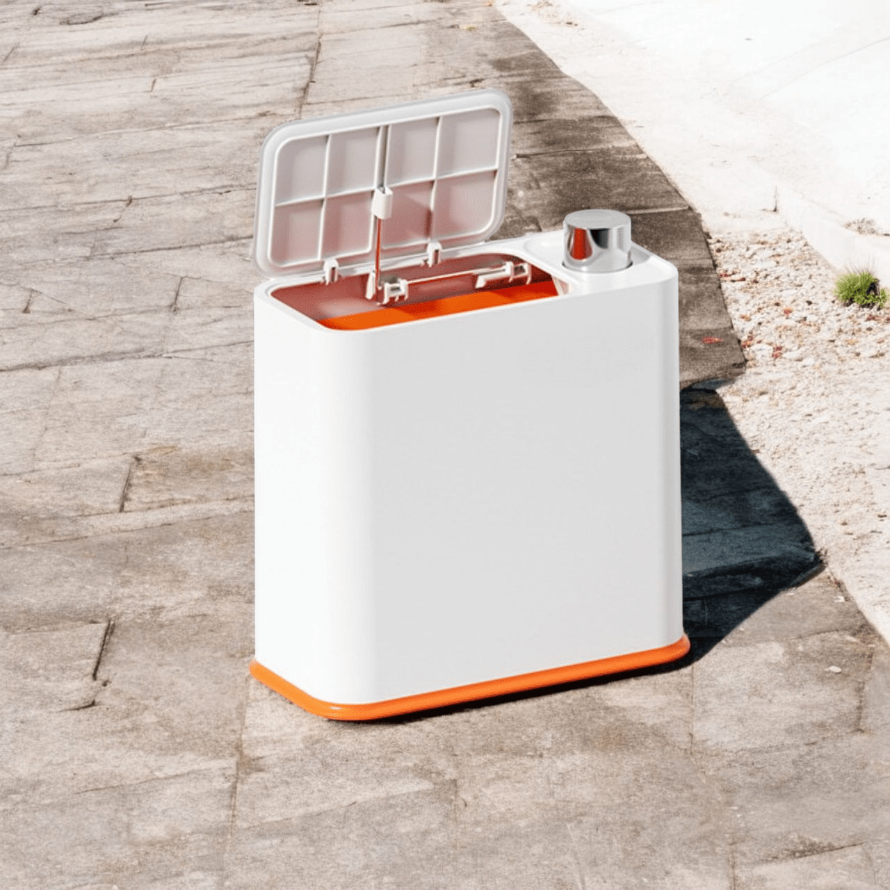 Large Capacity Simple Push Trash Can